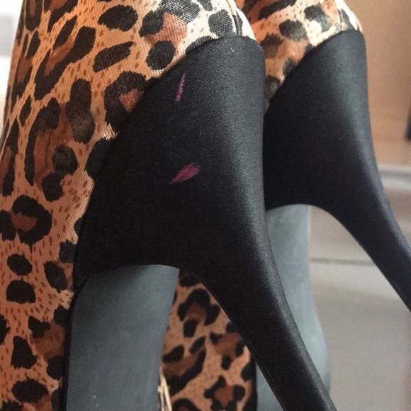 Vianni Collection Leopard Print Pump Heel Size 8.5 - Picture 8 of 16